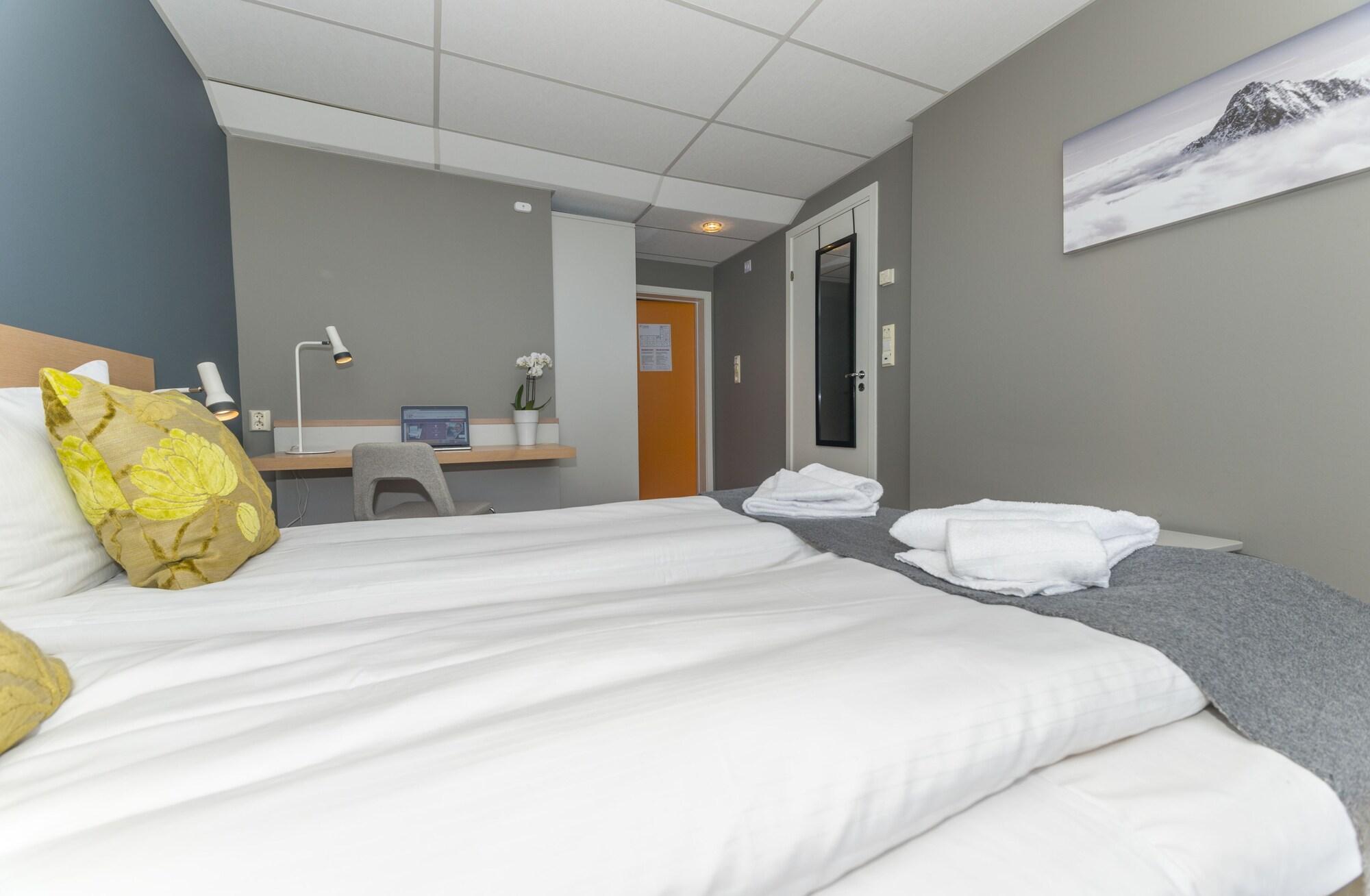Hotel Aurora สโวลแวร์ ภายนอก รูปภาพ