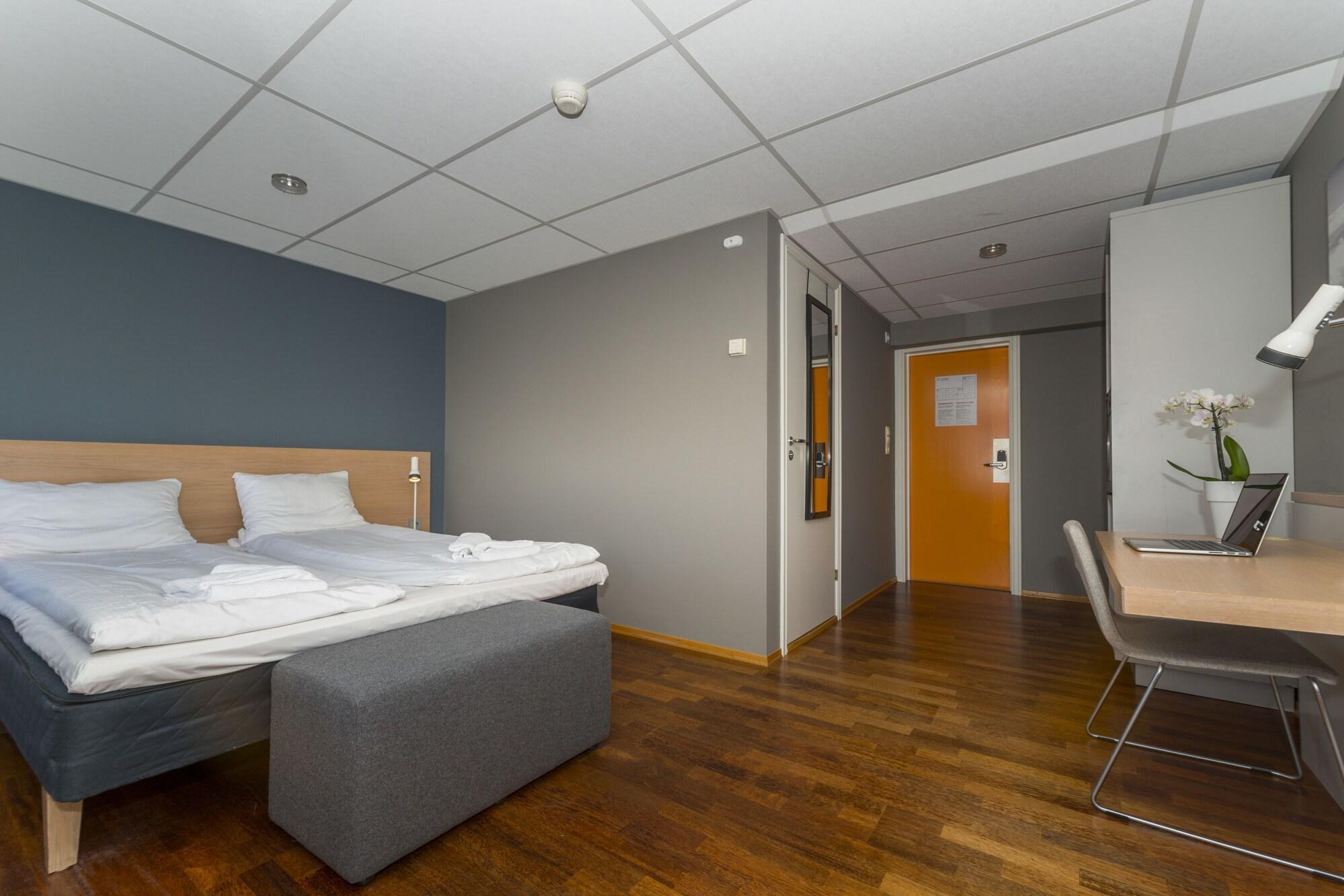 Hotel Aurora สโวลแวร์ ภายนอก รูปภาพ